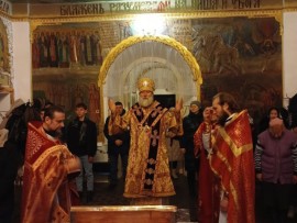 Епископ Игнатий совершил Литургию воскресного дня в Казанском храме Кызылорды