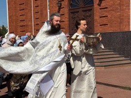 В Иоанно-Богословском кафедральном соборе Рудного отметили престольный праздник