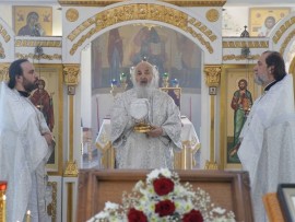 В день престольного праздника в Никольском храме Павлодара Литургию совершил архиепископ Павлодарский и Экибастузский Варнава